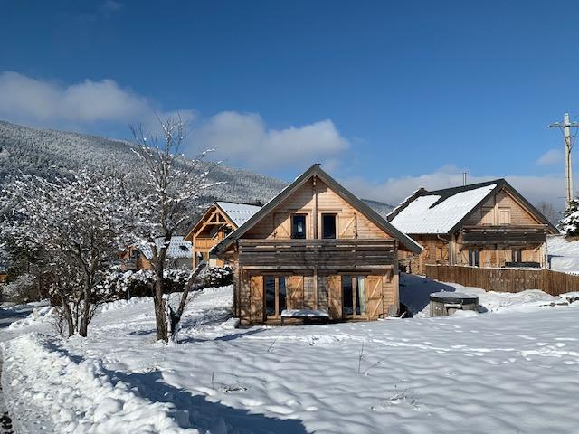 Chalet ambiance montagnarde avec son bain chaud Norvégien*, jusqu'à 11 personnes 